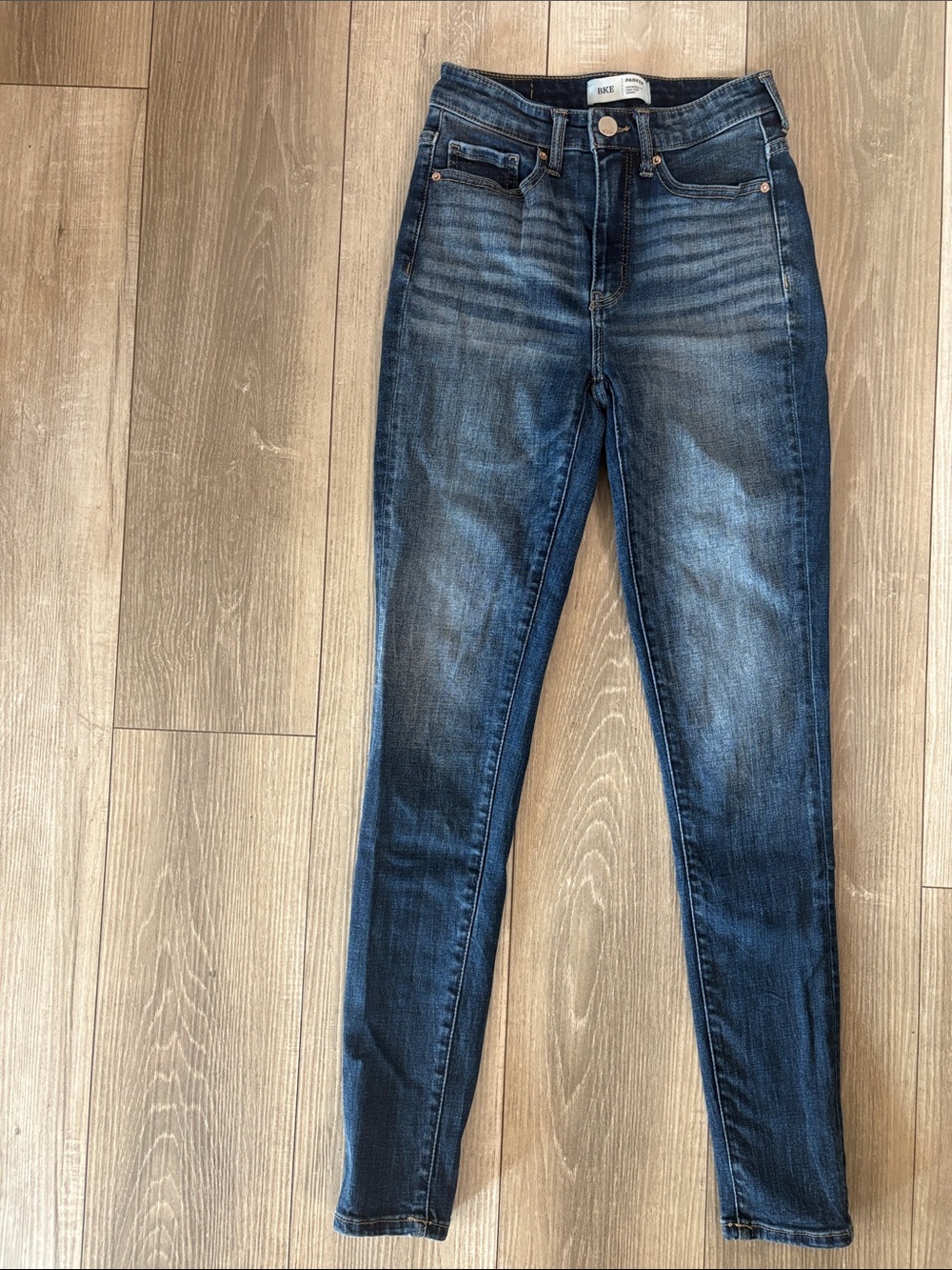 Buckle BKE Women's Skinny Jeans in Dark Blue Wash
